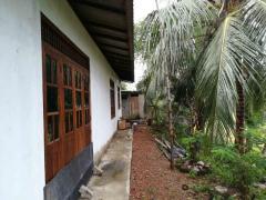 Beautiful house & land for sale in Thalawathugoda